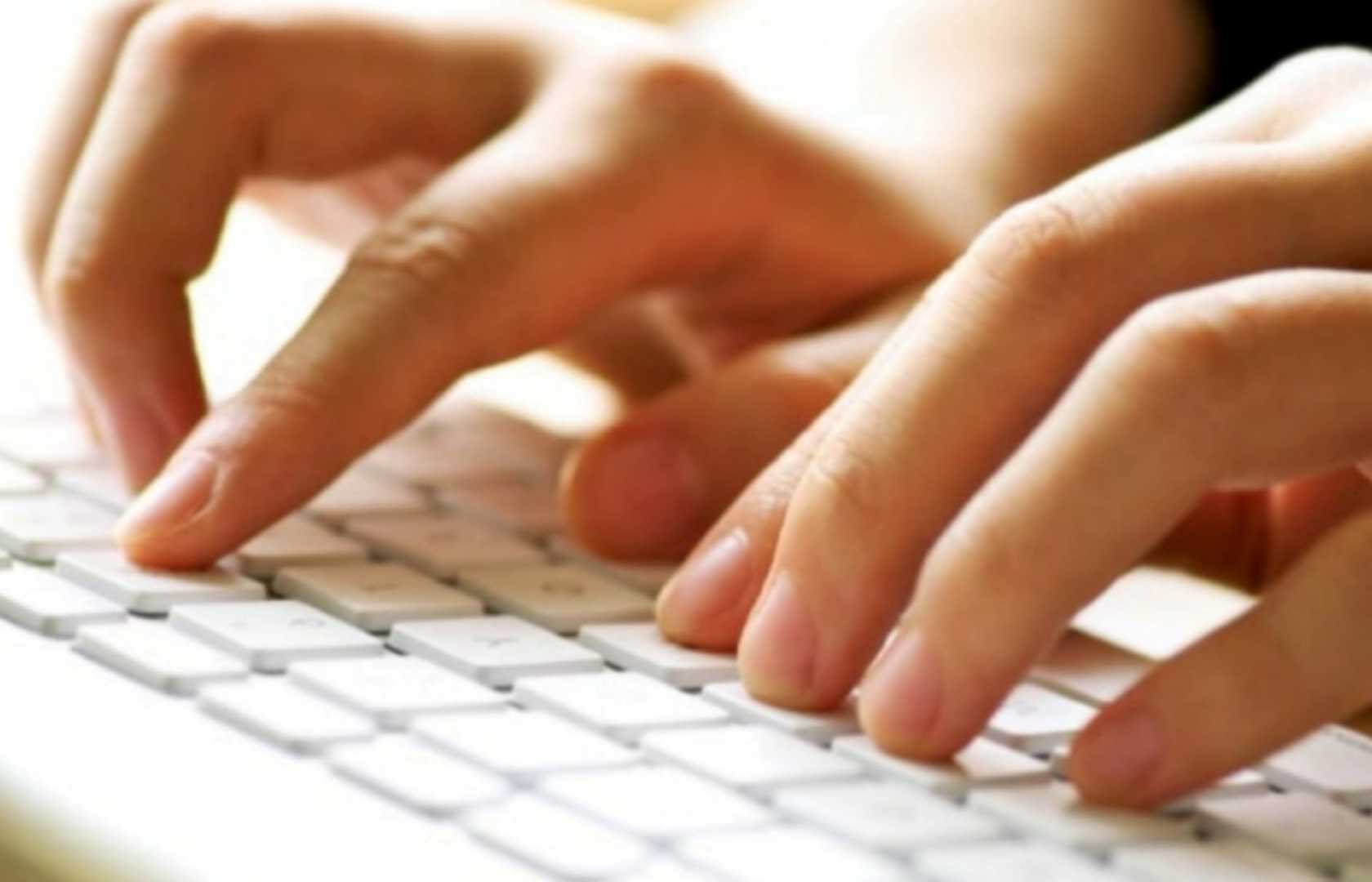 10 fast typing fingers